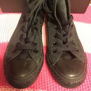 Converse Black High-tops